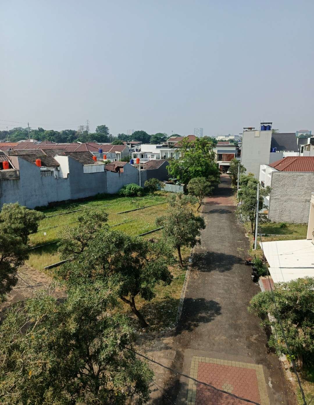 Kawasan Asri & Row Jalan Luas